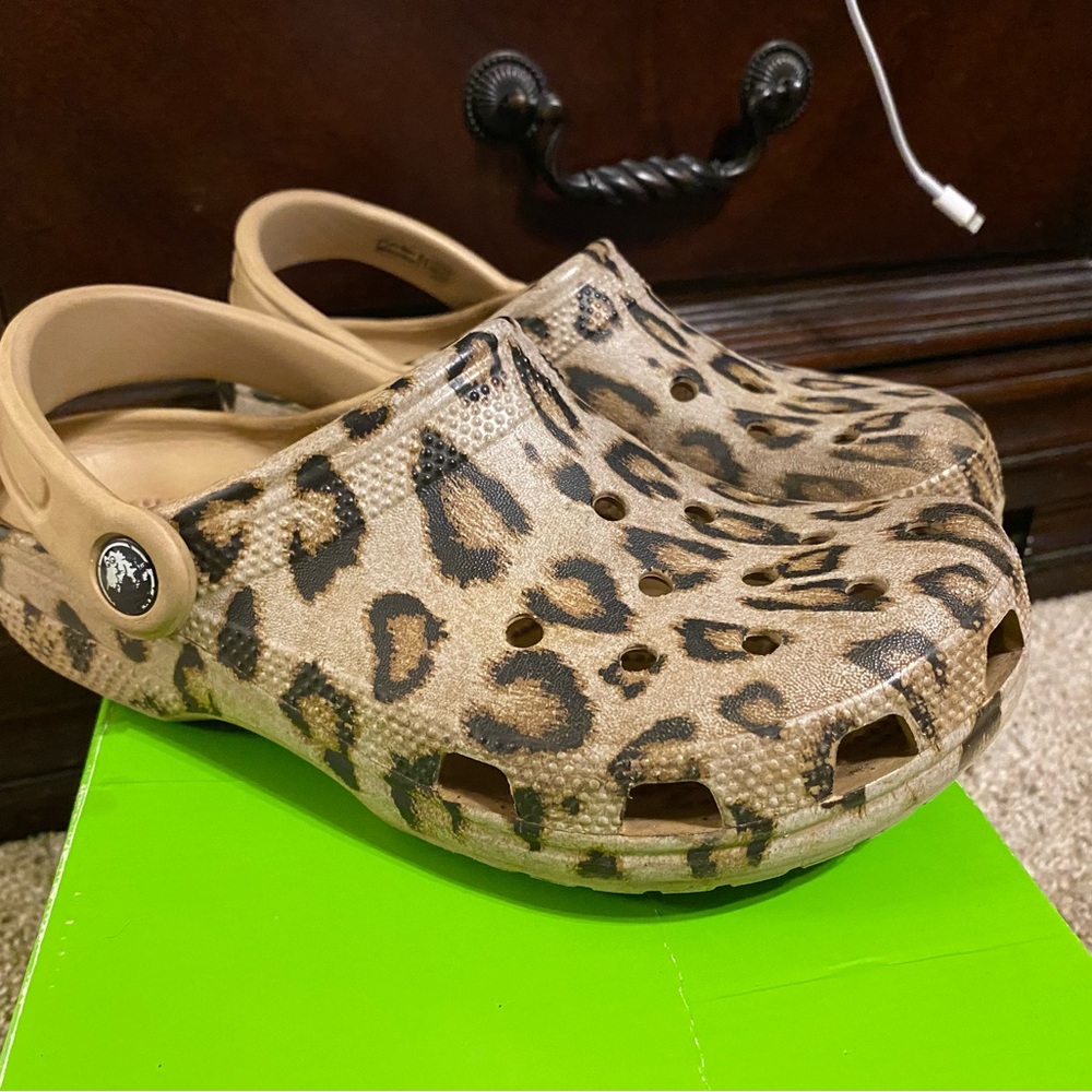 Crocs Classic Clog Leopard Print Size 6